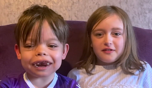 Historia de Zoe y Nathan con hiperoxaluria primaria de tipo 1 (HP1)